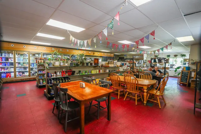 $369,900 | 6828 Main Street, Readsboro, VT 05350