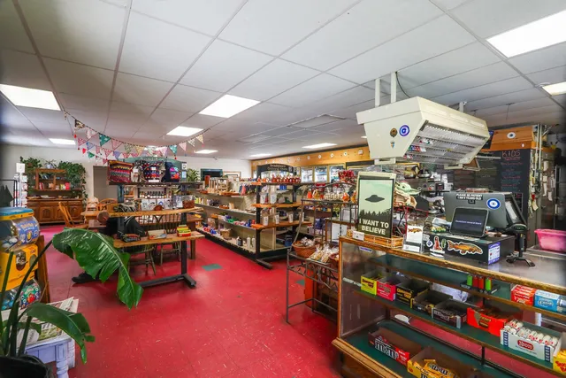 $369,900 | 6828 Main Street, Readsboro, VT 05350