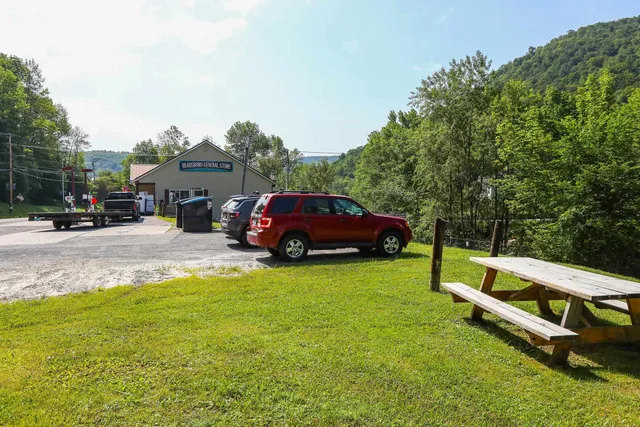 $369,900 | 6828 Main Street, Readsboro, VT 05350