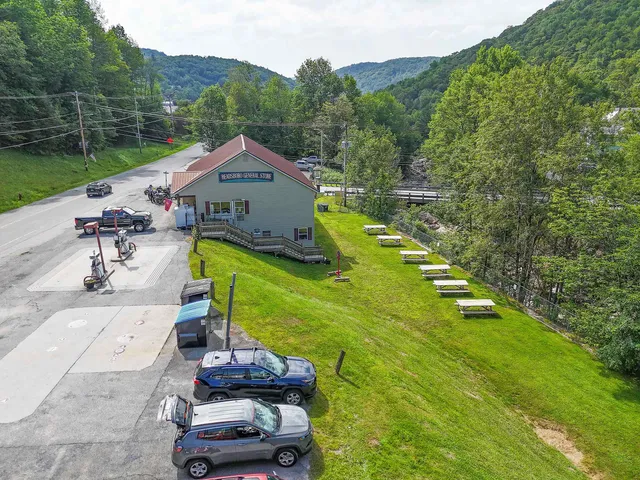 $369,900 | 6828 Main Street, Readsboro, VT 05350