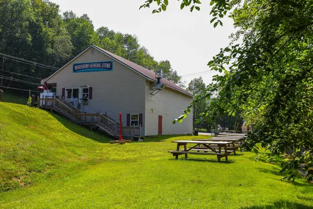 $369,900 | 6828 Main Street, Readsboro, VT 05350