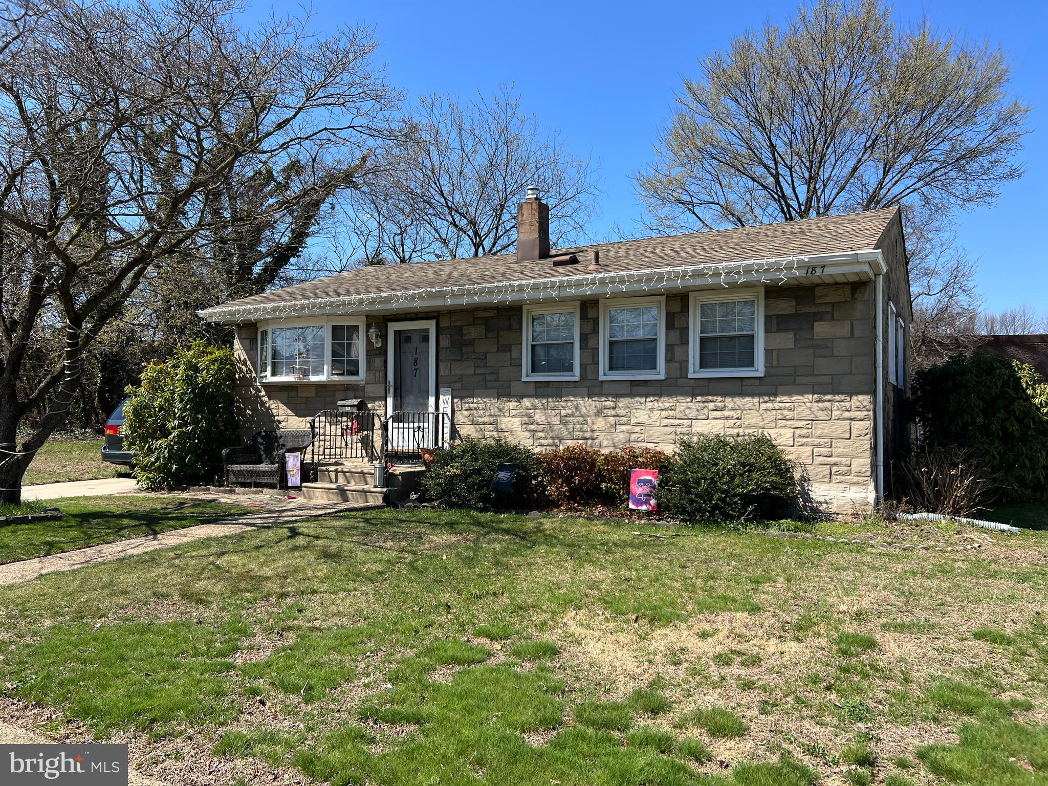 187 Gehrig Avenue Gloucester City, NJ 08030 - Photo 2 of 7 a front view of house with yard and green space