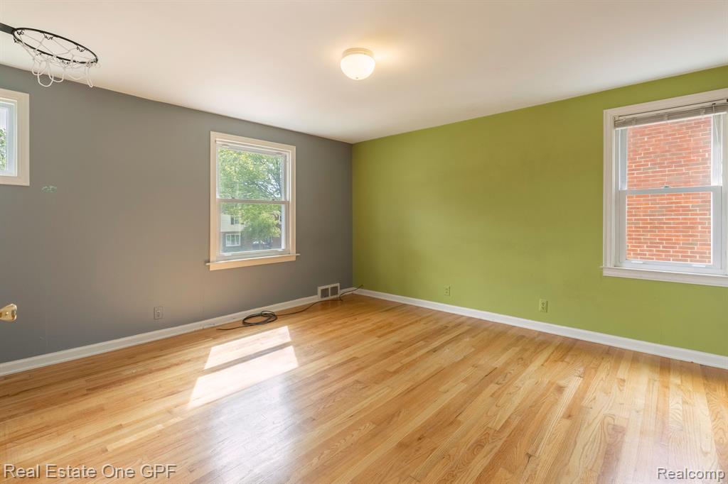 1638 Bournemouth Road Grosse Pointe Woods, MI 48236 - Photo 22 of 31