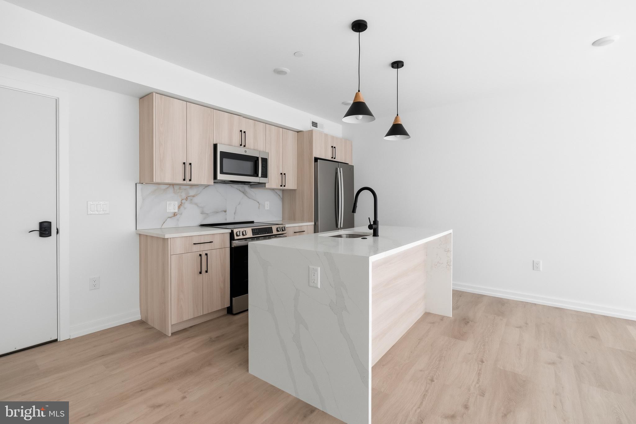 209 New Street, Unit 4F Philadelphia, PA 19106 - Photo 4 of 21