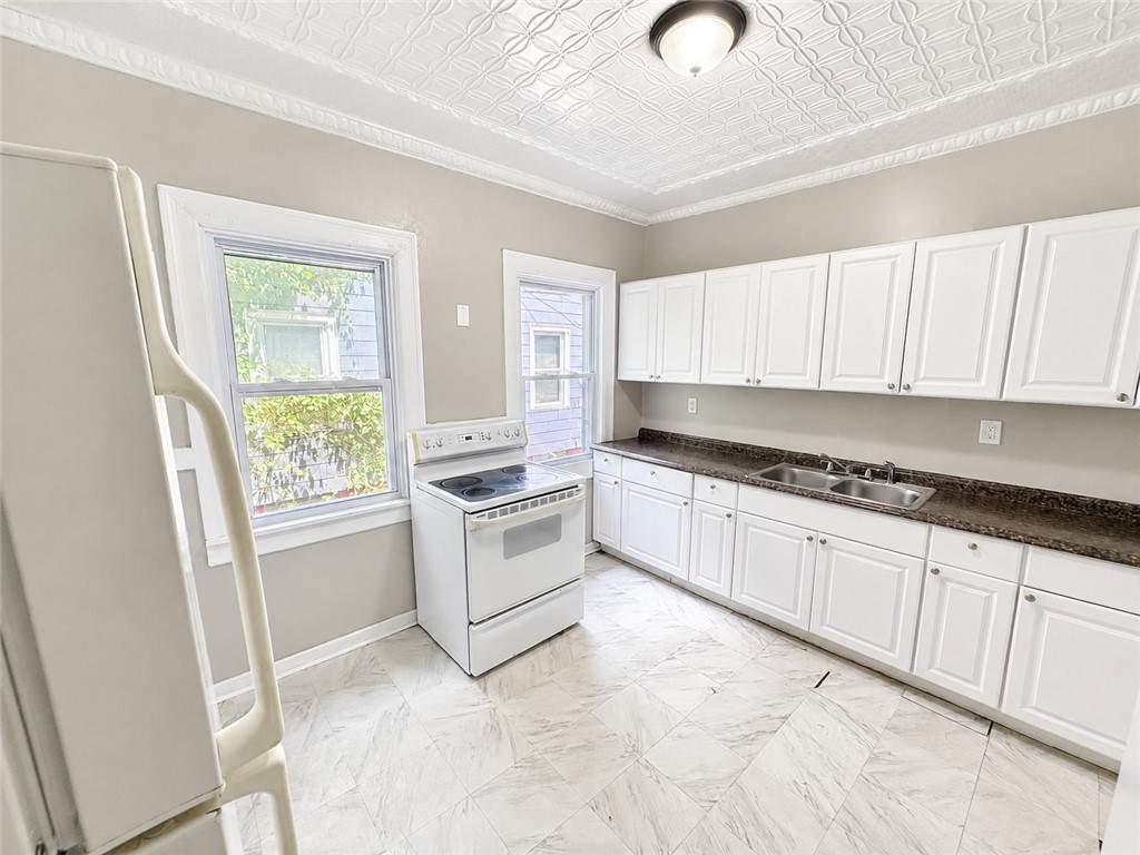 15 Home Place Rochester, NY 14611 - Photo 6 of 36