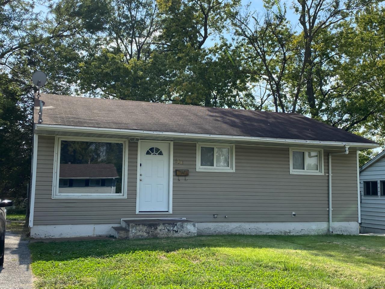 146 Grampian Road St. Louis, MO 63137 - Photo 2 of 11