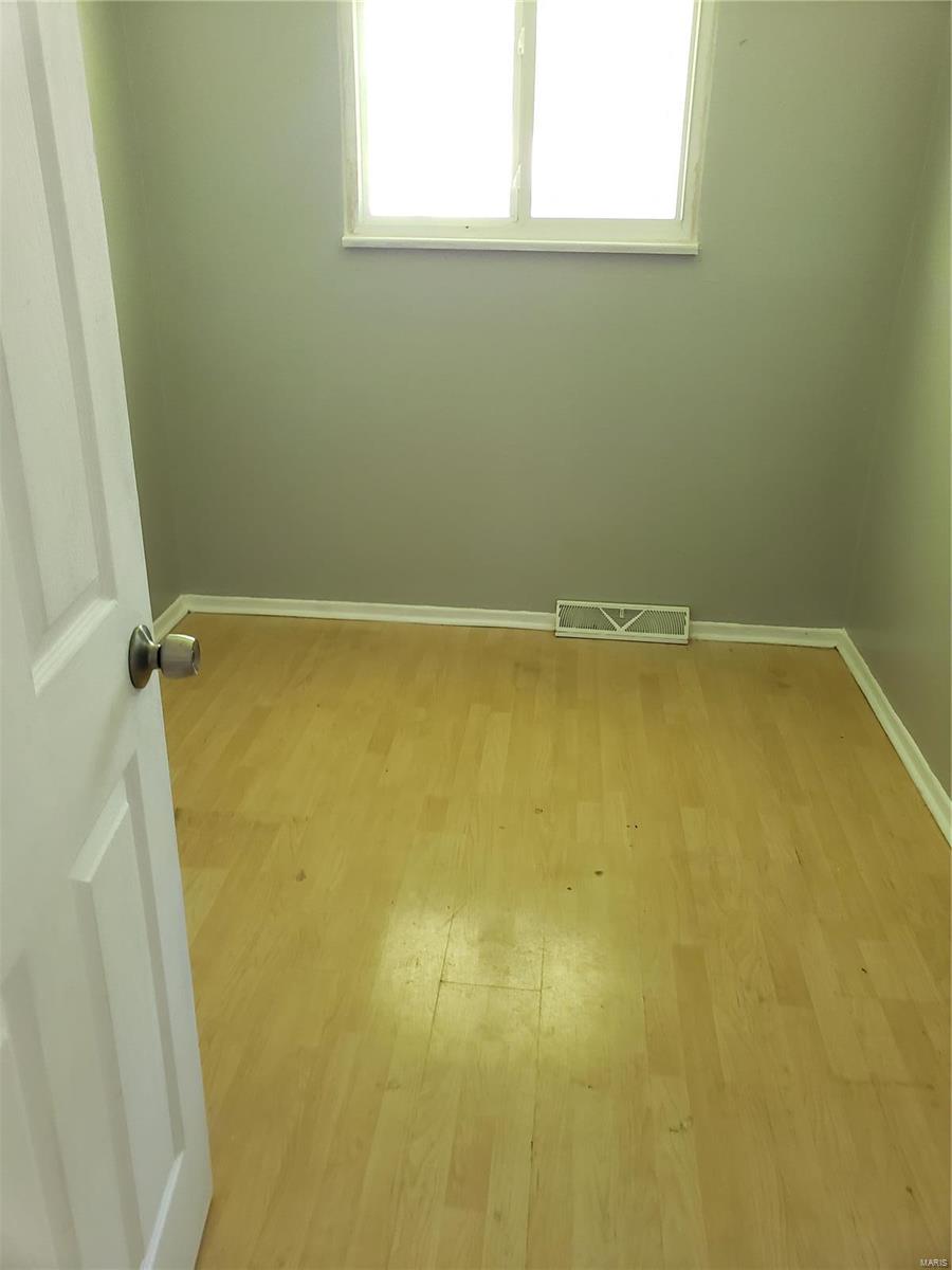 146 Grampian Road St. Louis, MO 63137 - Photo 8 of 11