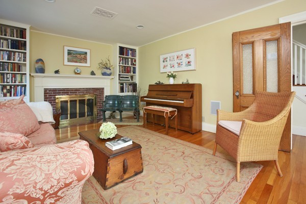 35 Hinckley Road Newton, MA 02468 - Photo 2 of 13