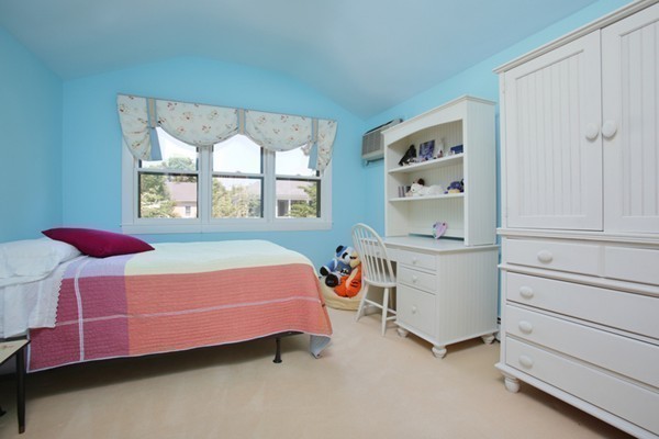 35 Hinckley Road Newton, MA 02468 - Photo 9 of 13