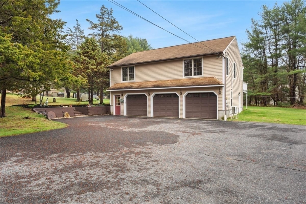 70 R Milk Street Blackstone, MA 01504 - Photo 3 of 38