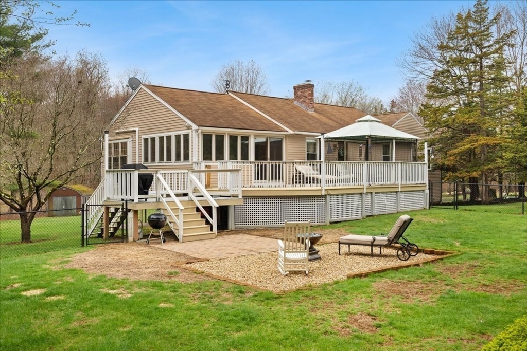 70 R Milk Street Blackstone, MA 01504 - Photo 4 of 38
