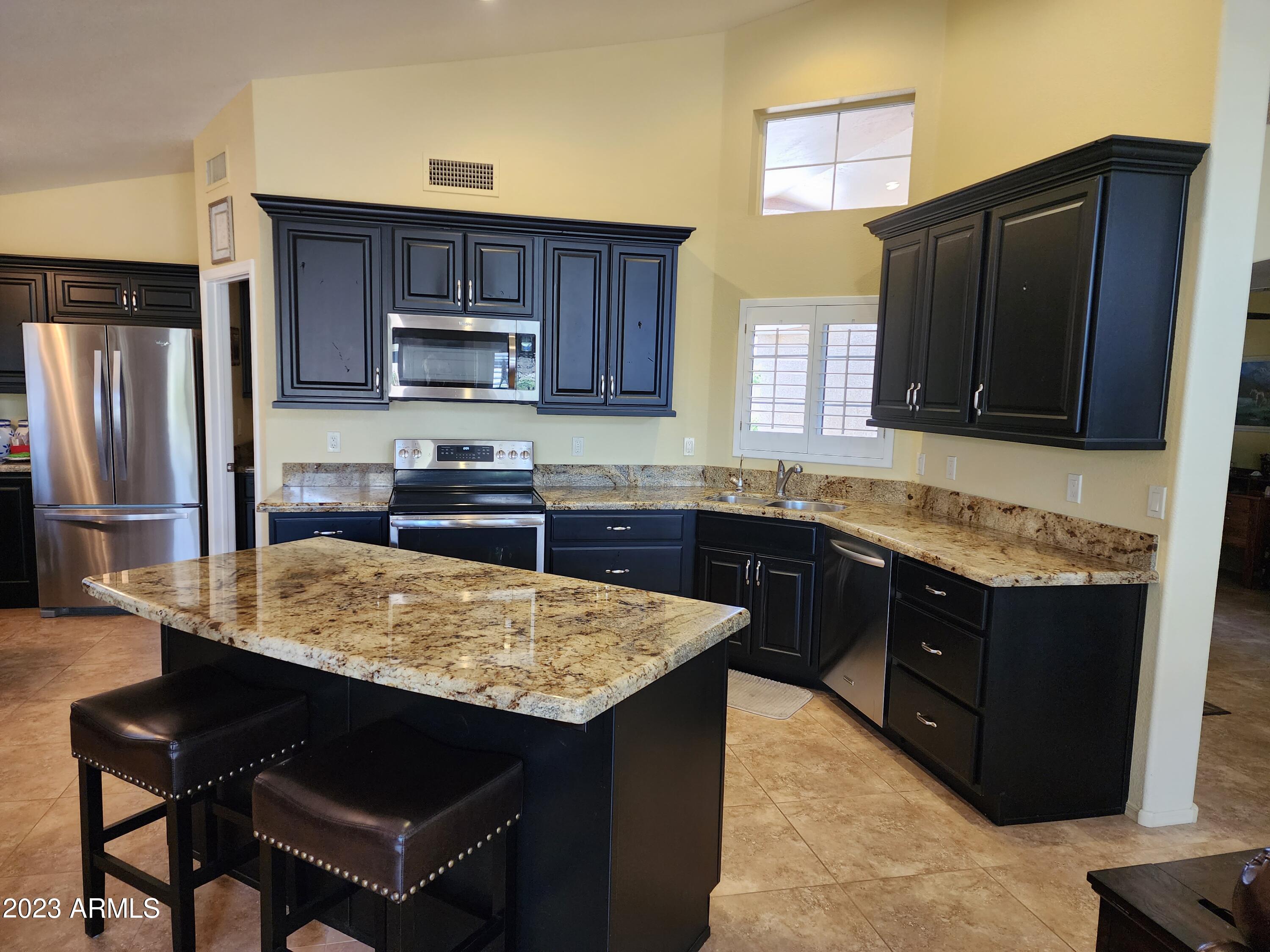 15054 Piccadilly Road Goodyear, AZ 85395 - Photo 3 of 31 20230430_121207