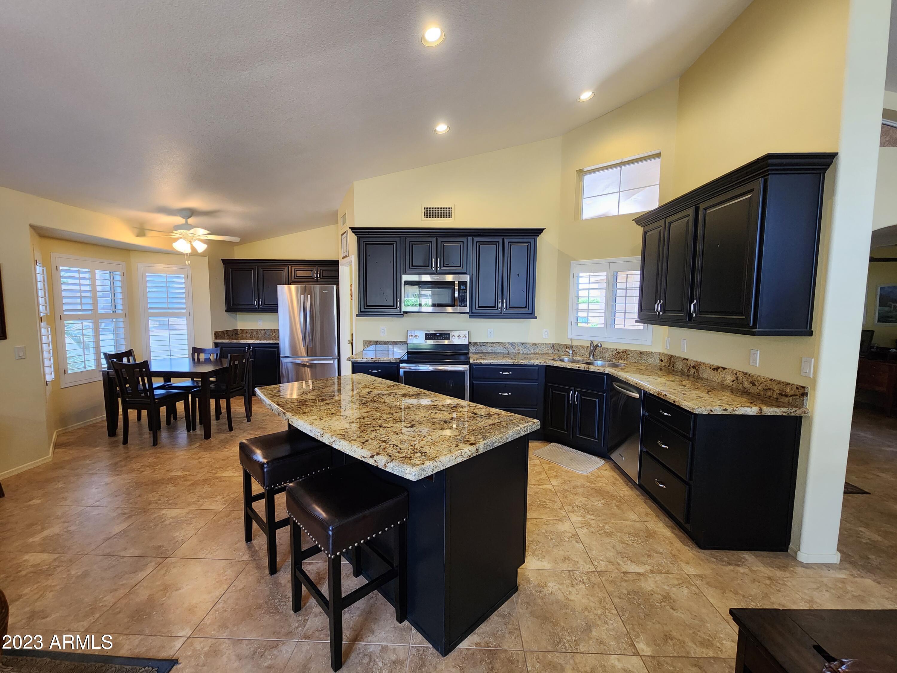 15054 Piccadilly Road Goodyear, AZ 85395 - Photo 4 of 31 20230430_122036