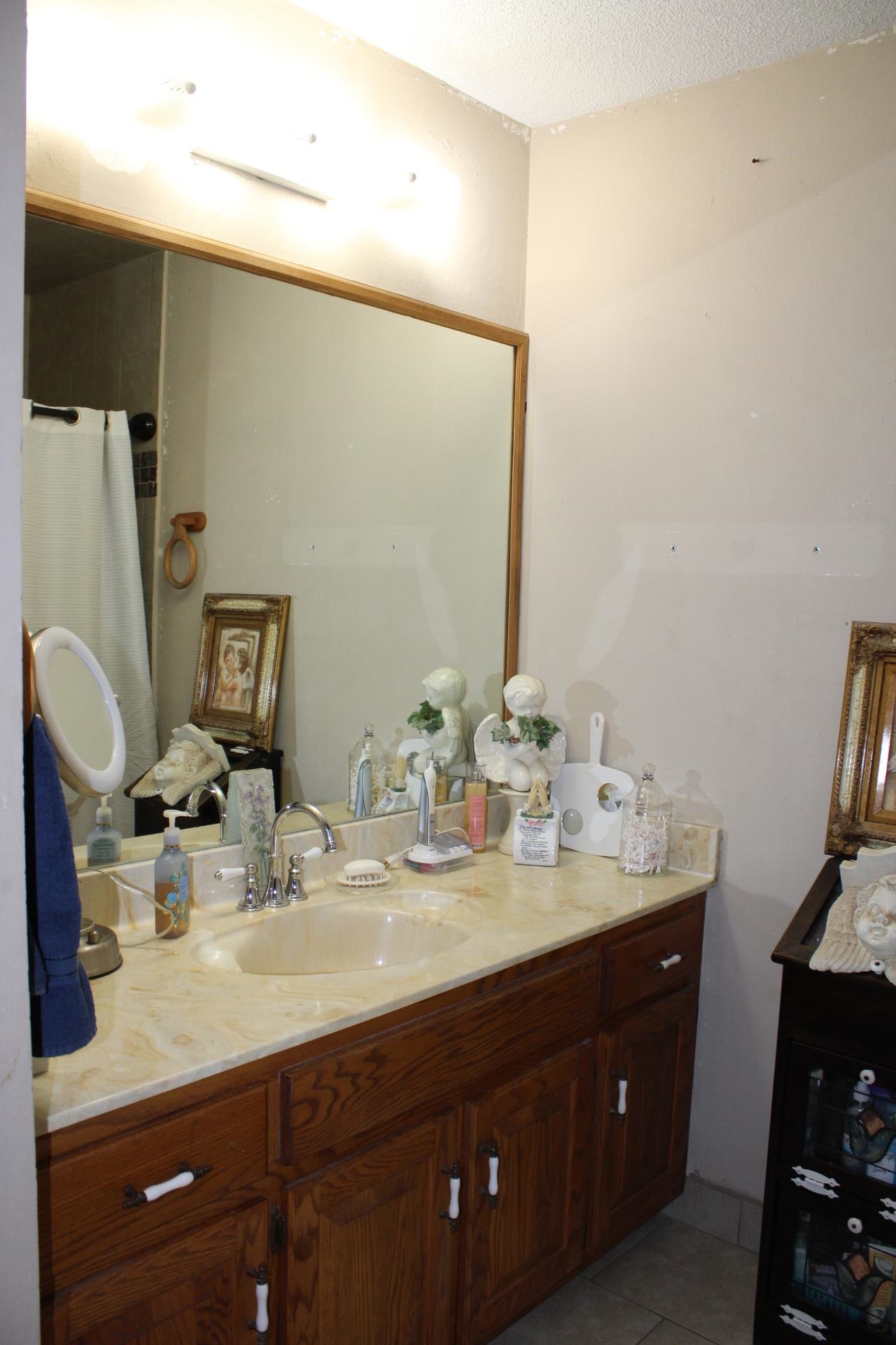 866 Deen Road Brighton, TN 38011 - Photo 21 of 30 Hall bath