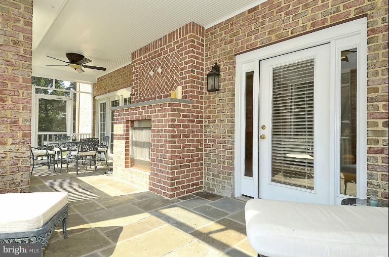 511 Hawkshead Road Lutherville-Timonium, MD 21093 - Photo 9 of 29 Exterior (Rear)