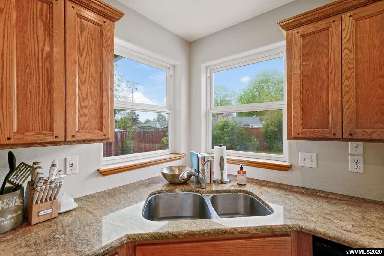 2650 Willetta Street Southwest Albany, OR 97321 - Photo 7 of 41 Gallery Image 7