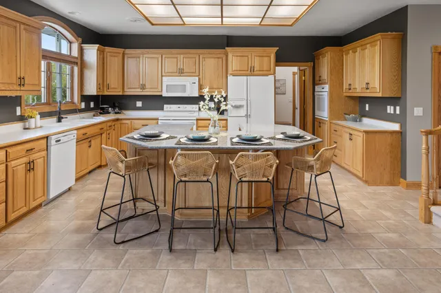 $739,000 | 1407 15th Street North, Wahpeton, ND 58075