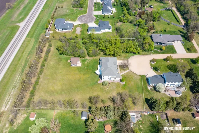 $739,000 | 1407 15th Street North, Wahpeton, ND 58075