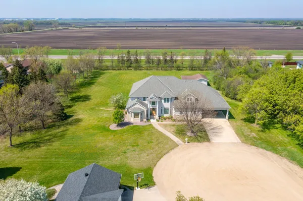 $719,000 | 1407 15th Street North, Wahpeton, ND 58075