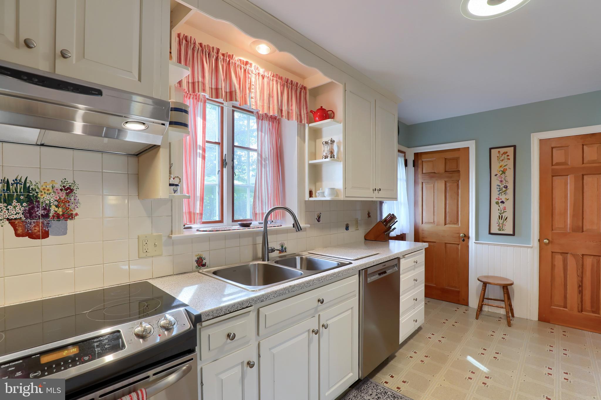 108 East Third Avenue Lititz, PA 17543 - Photo 19 of 35