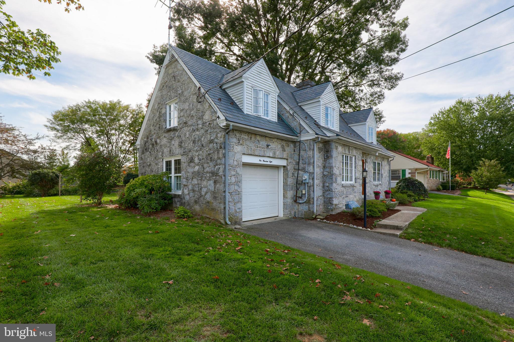 108 East Third Avenue Lititz, PA 17543 - Photo 3 of 35