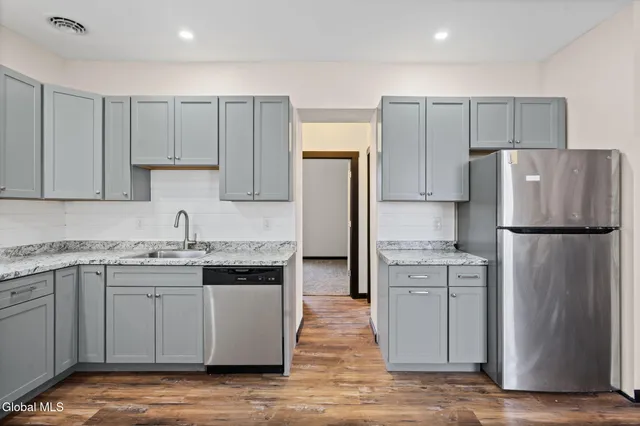 $1,450 | 821 23rd Street, Unit 2, Watervliet, NY 12189