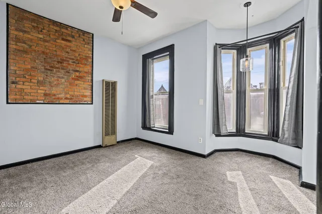 $1,450 | 821 23rd Street, Unit 2, Watervliet, NY 12189