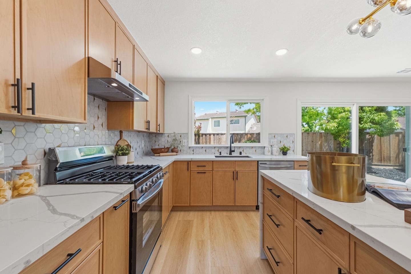 242 Hardwick Place San Ramon, CA 94583 - Photo 5 of 45