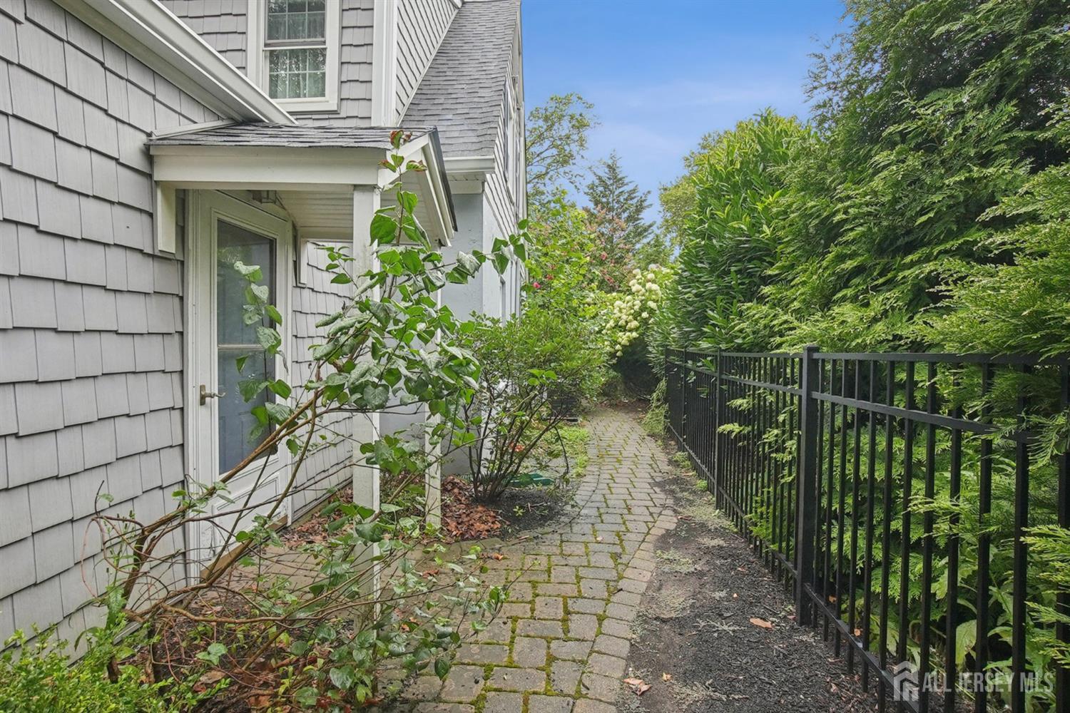 12 Edgewood Road Edison, NJ 08820 - Photo 51 of 68