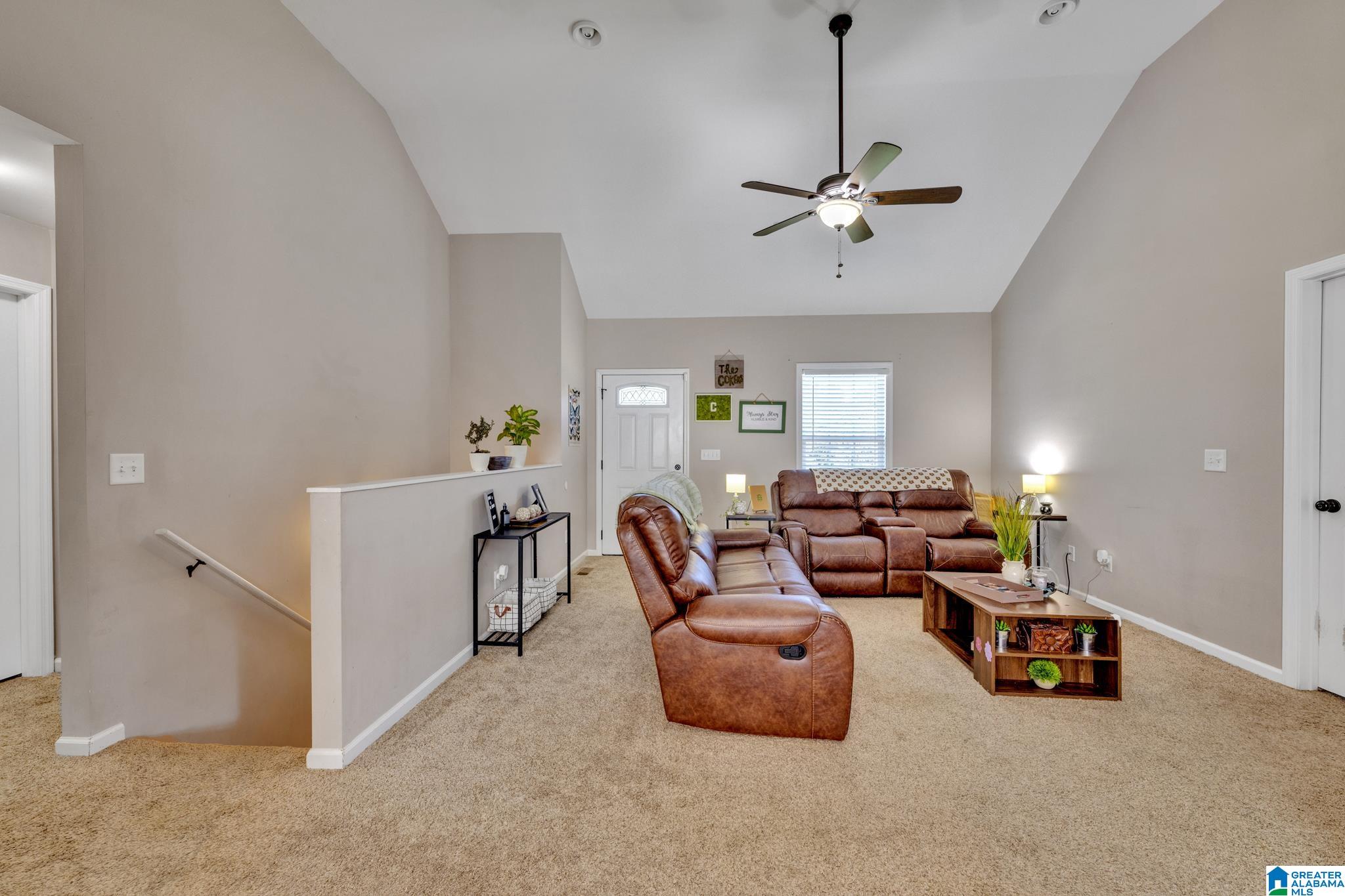 915 Skyview Lake Road Hayden, AL 35079 - Photo 4 of 32