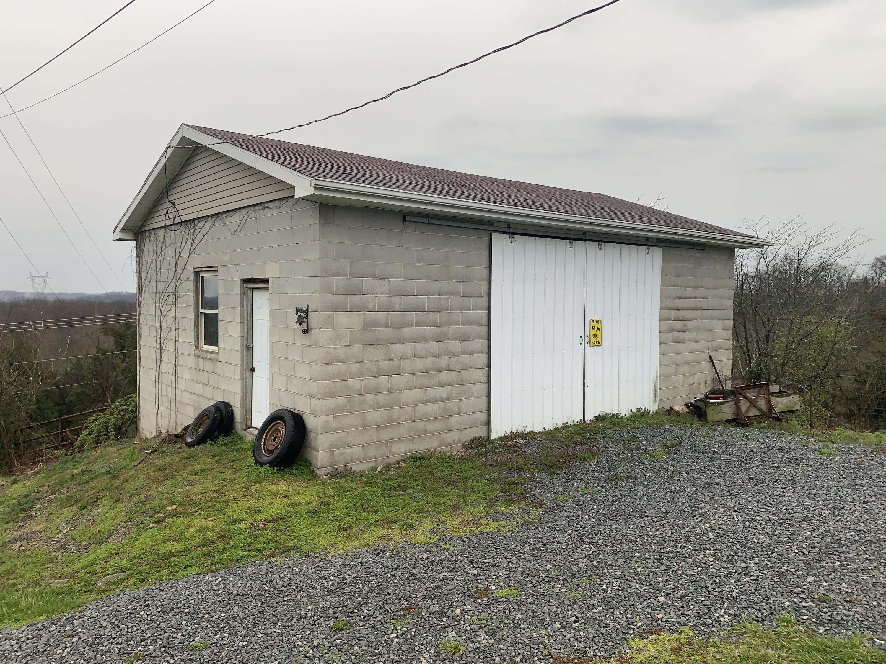 10817 Elizaville Road Ewing, KY 41039 - Photo 8 of 22 5D5BBE6E-9B8C-4E14-A210-B51872AA7F27