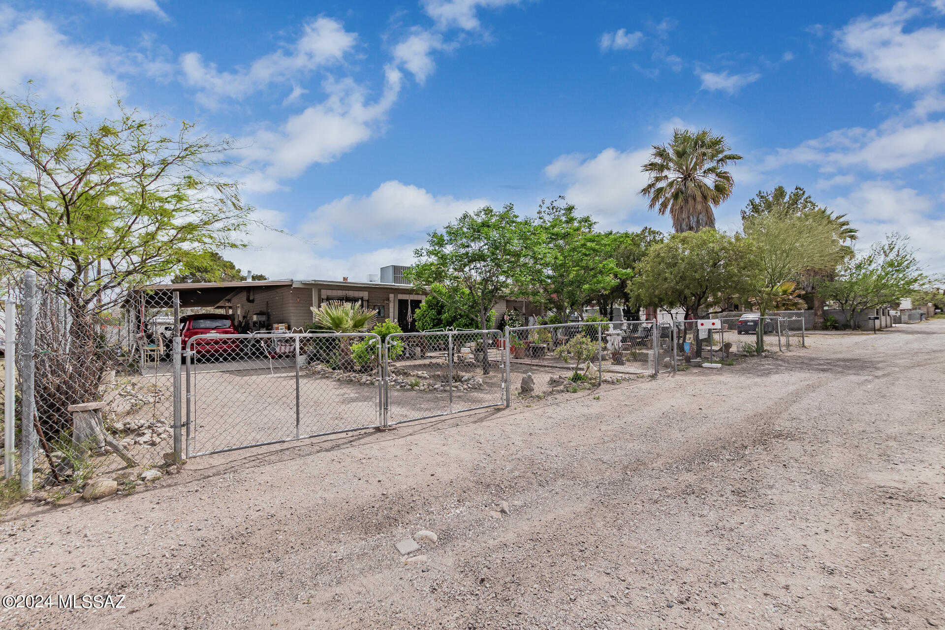 2731 West Milton Road Tucson, AZ 85746 - Photo 4 of 26 Gallery Image 4