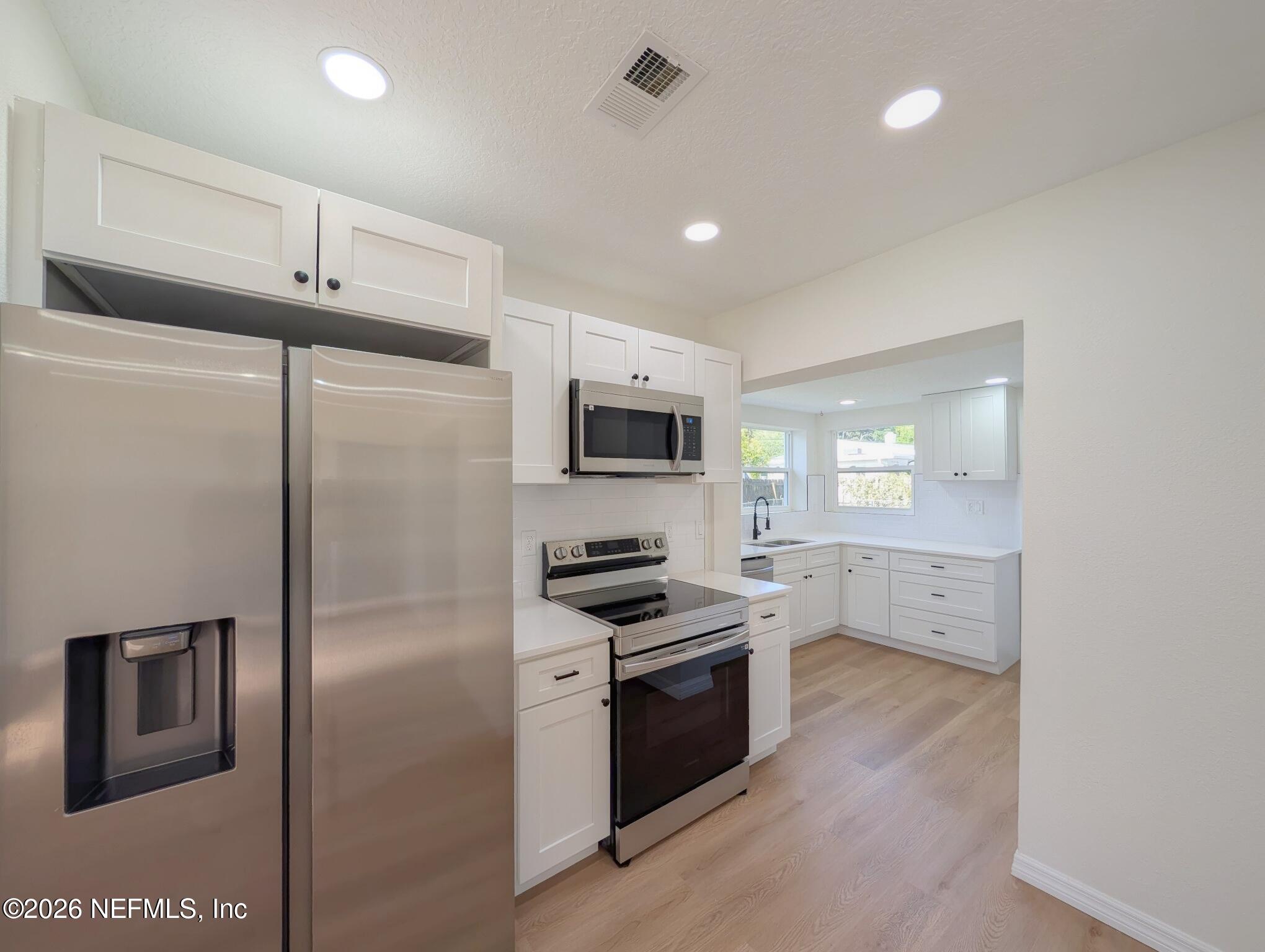 5316 Stetson Road Jacksonville, FL 32207 - Photo 3 of 11 04