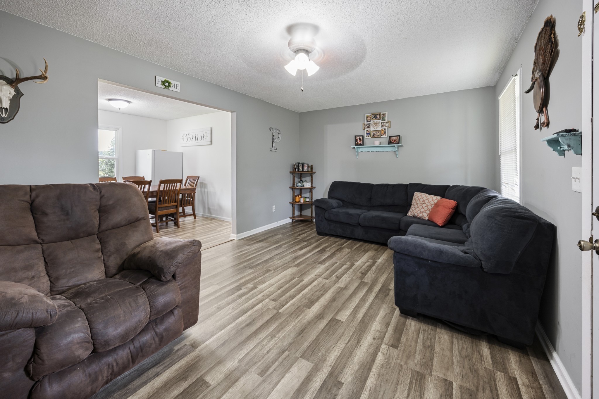 421 Shady Grove Road Flintville, TN 37335 - Photo 24 of 33 a living room with furniture and a couch