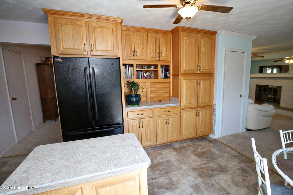211 Topfield Road Louisville, KY 40229 - Photo 8 of 39 LREP4436