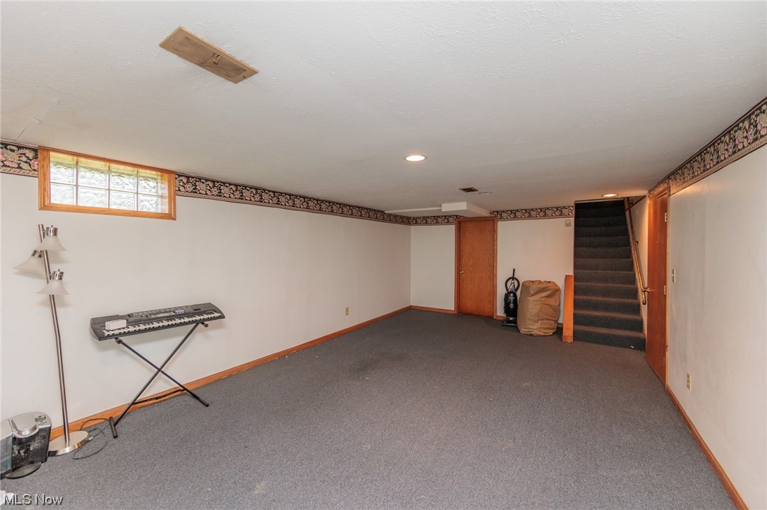 15425 Glynn Road Cleveland, OH 44112 - Photo 30 of 35 Gallery Image 30