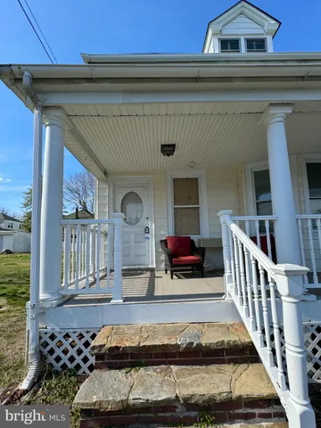 a house view with a outdoor space