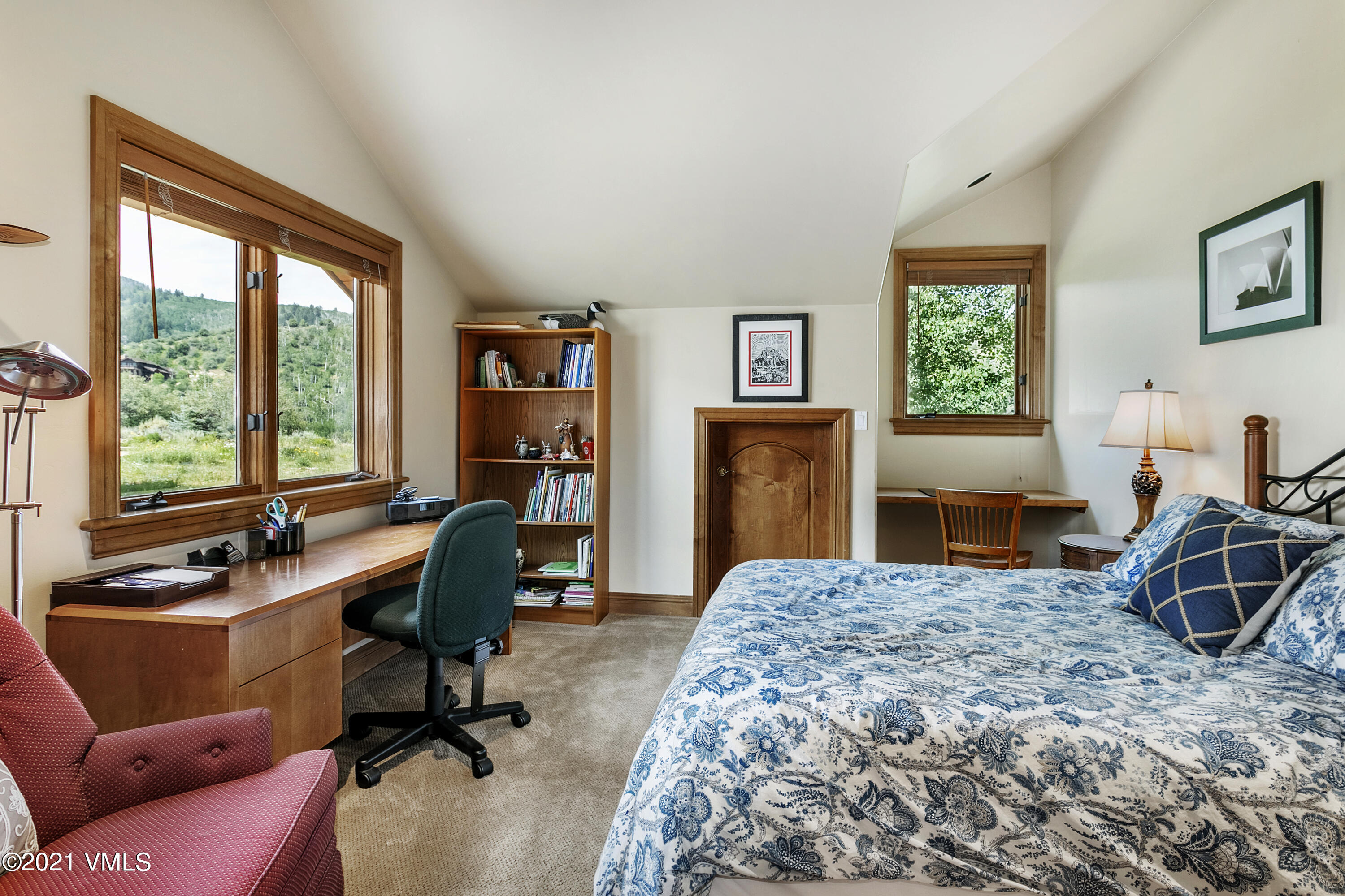 755 Eagle Crest Road Edwards, CO 81632 - Photo 24 of 56 a view of a livingroom with workspace and a window