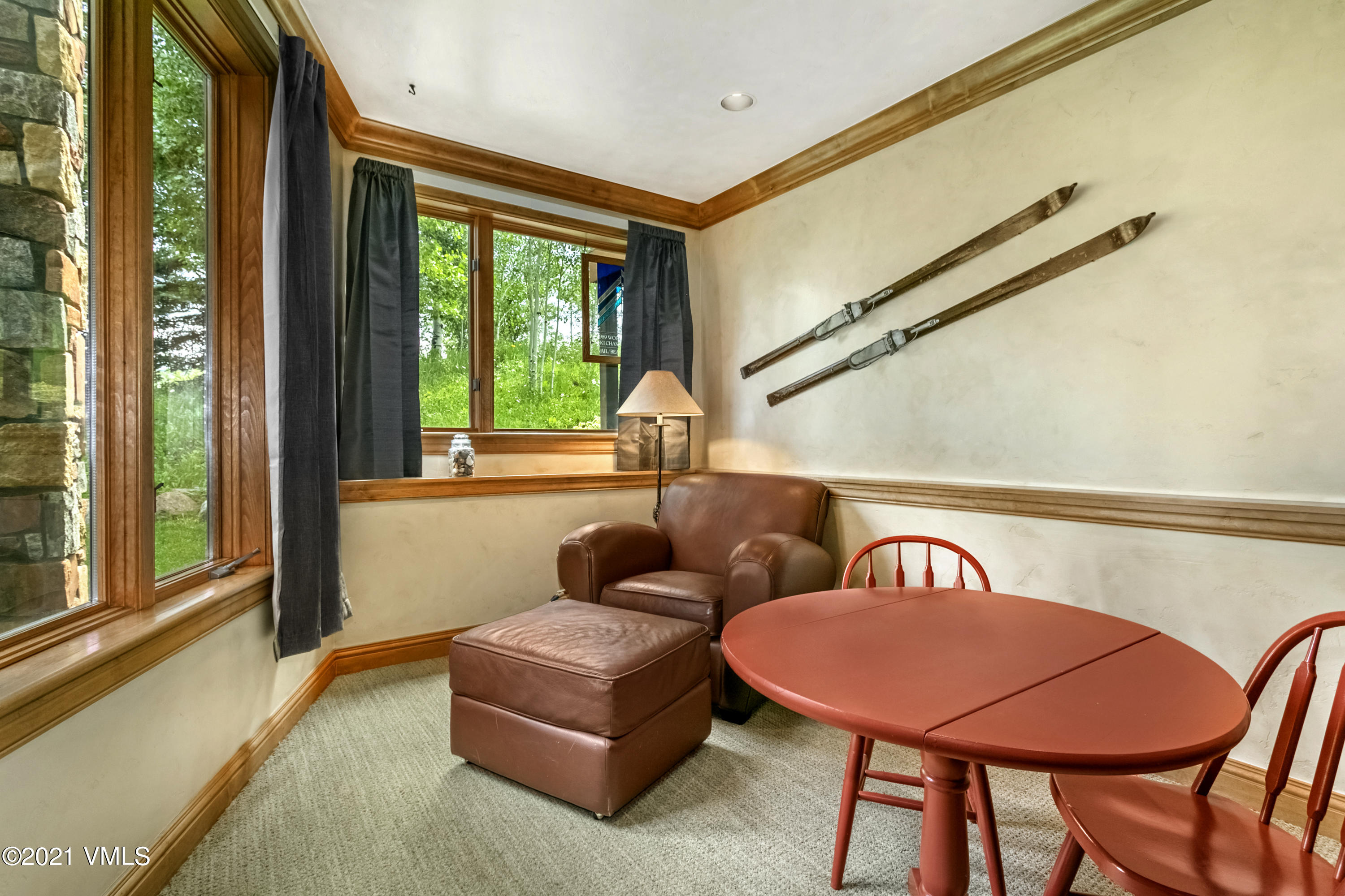 755 Eagle Crest Road Edwards, CO 81632 - Photo 31 of 56 a living room with furniture and a window