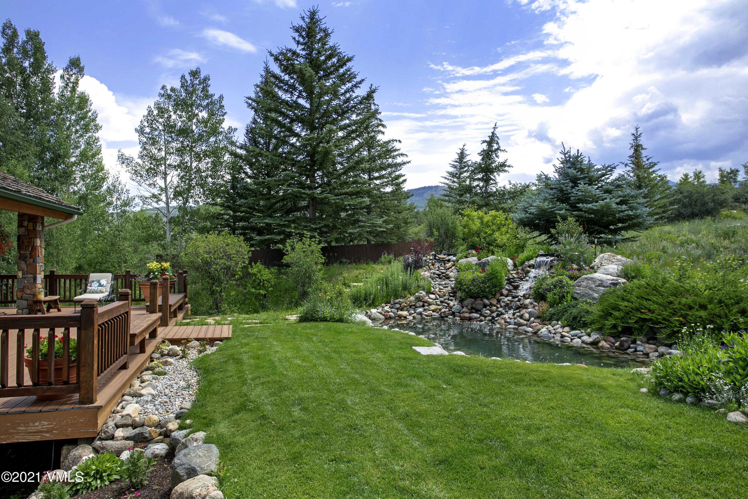 755 Eagle Crest Road Edwards, CO 81632 - Photo 45 of 56 a view of a garden with houses