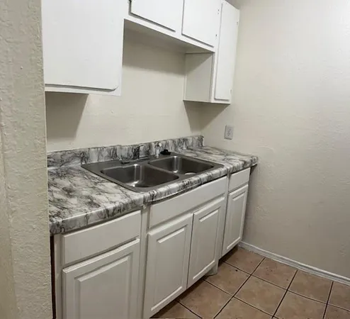$950 | 8127 Stonehurst Street, Unit 9, Dallas, TX 75217