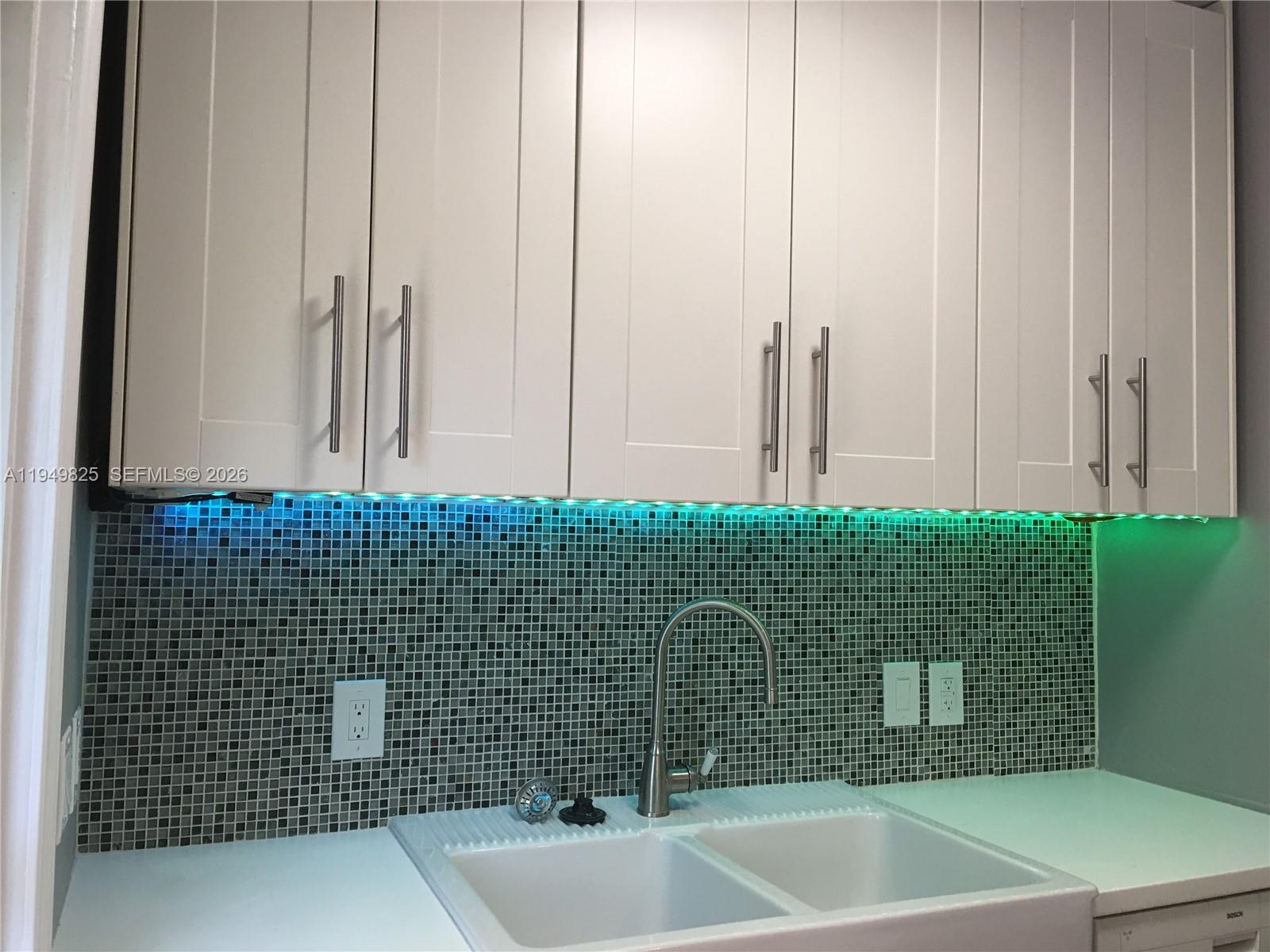 661 Southwest 11th Street, Unit 22W Miami, FL 33129 - Photo 16 of 22 a bathroom with a bathtub and shower