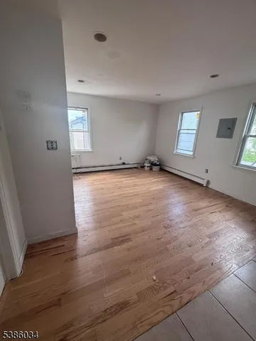 $1,575 | 107 Goodwin Avenue, Newark, NJ 07112