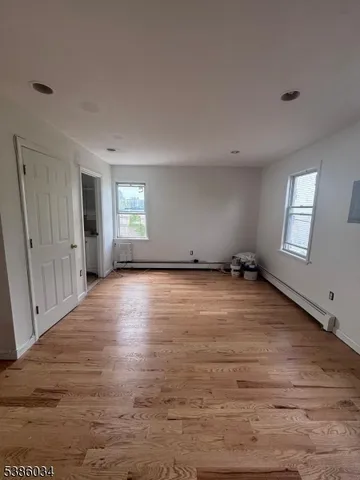 $1,575 | 107 Goodwin Avenue, Newark, NJ 07112