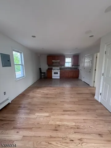 $1,575 | 107 Goodwin Avenue, Newark, NJ 07112