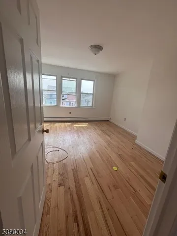 $1,575 | 107 Goodwin Avenue, Newark, NJ 07112