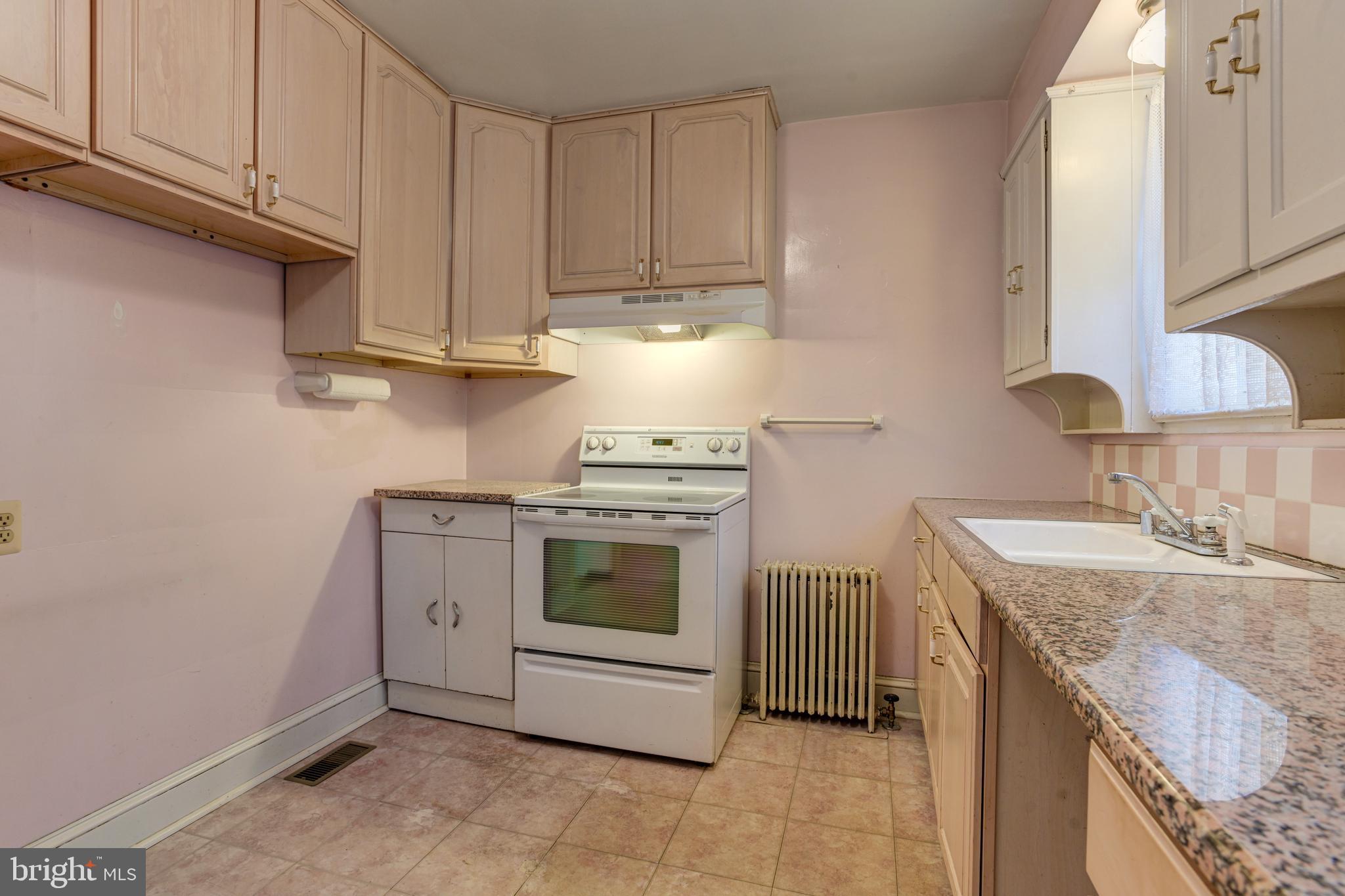 2413 Old Frederick Road Baltimore, MD 21228 - Photo 19 of 45 Kitchen