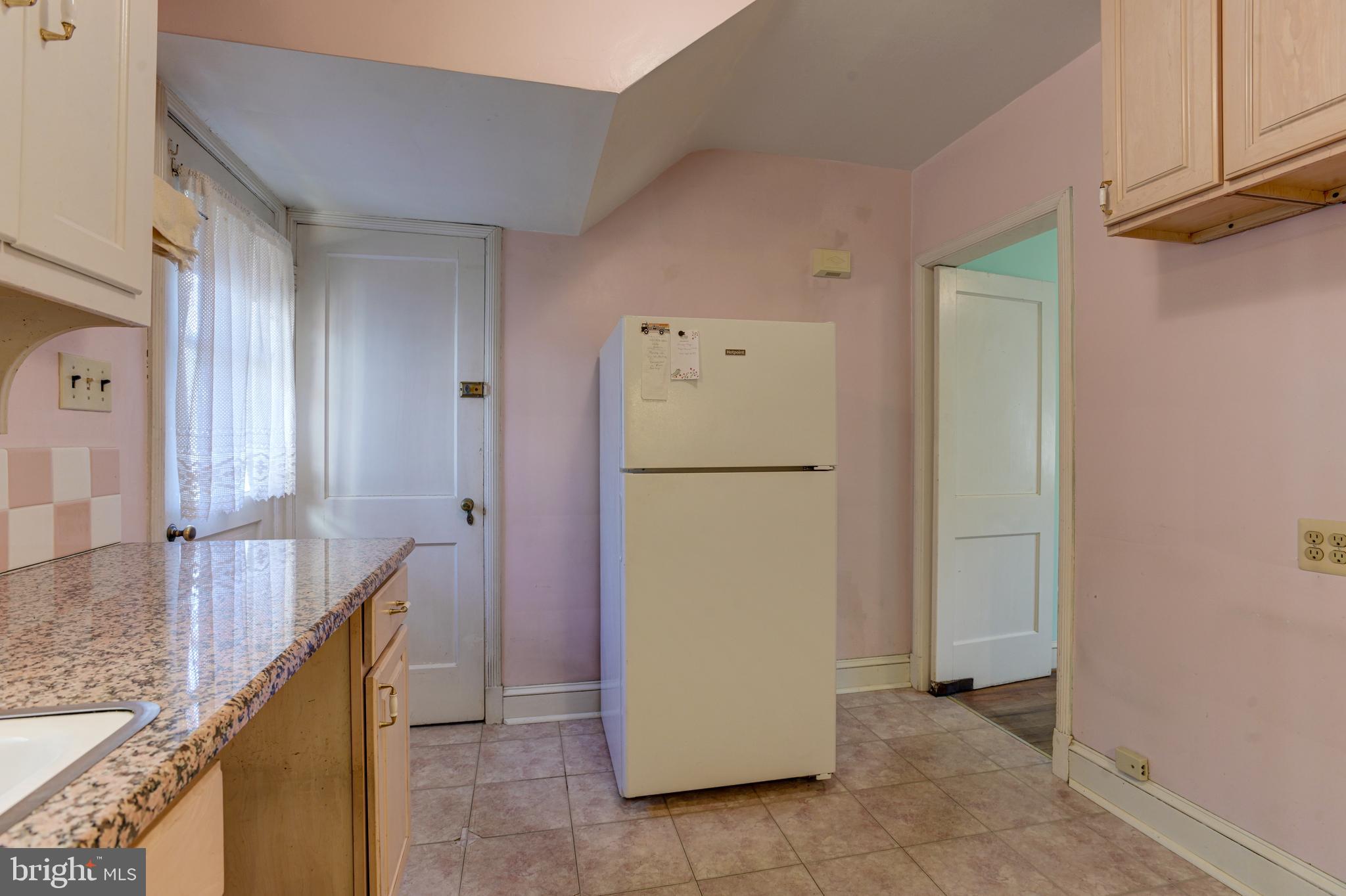 2413 Old Frederick Road Baltimore, MD 21228 - Photo 20 of 45 Kitchen