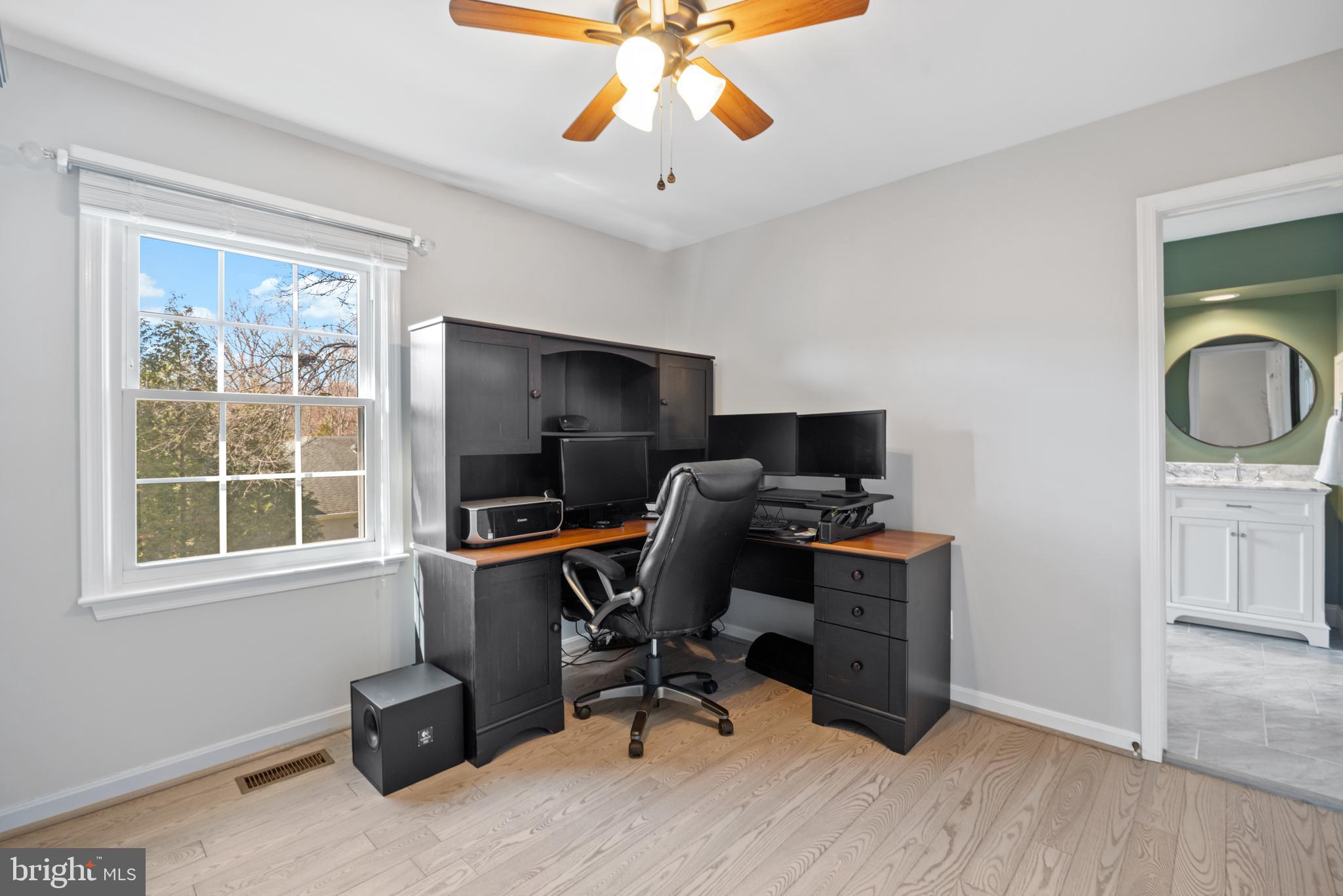 8255 Colling Ridge Court Alexandria, VA 22308 - Photo 27 of 49 Bathroom access from office/ bedroom 1