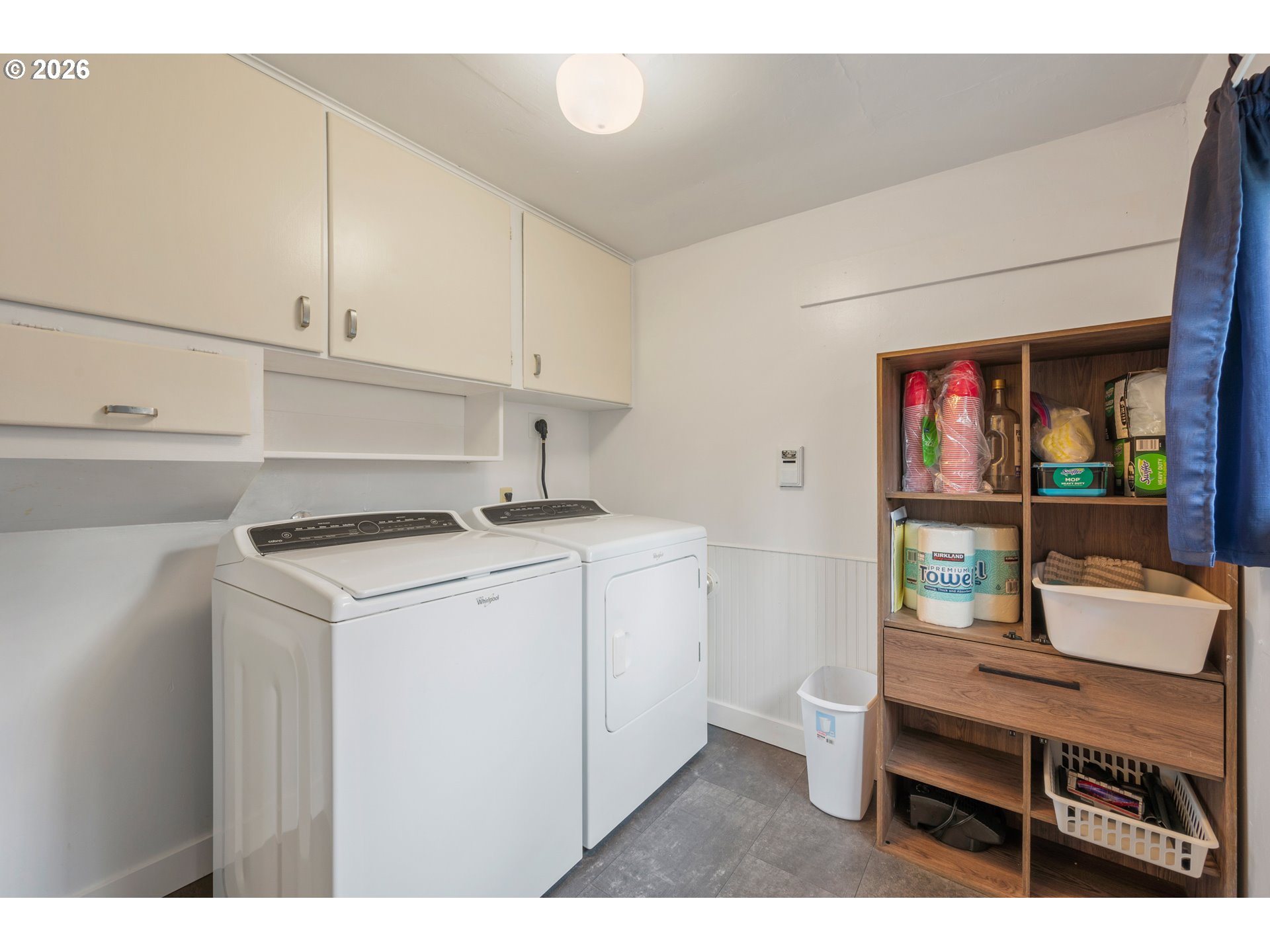 1280 Bailey Avenue Eugene, OR 97402 - Photo 19 of 42 a utility room with dryer and washer